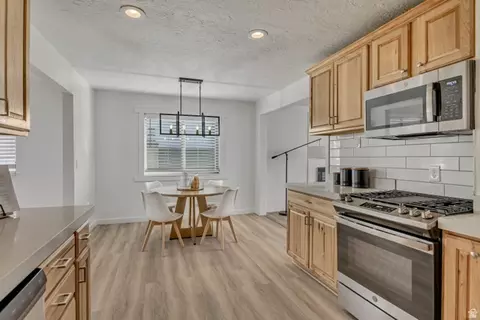 Kitchen - 1119 E 10600 S, Sandy, UT 84094 photo 4 of 4