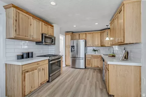 Kitchen - 1119 E 10600 S, Sandy, UT 84094 photo 1 of 4