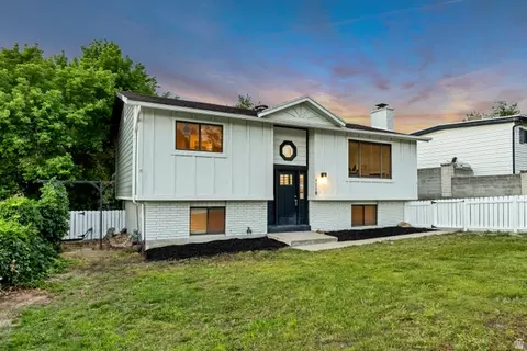Exterior - 1119 E 10600 S, Sandy, UT 84094 photo 1 of 4