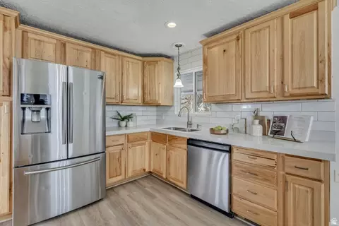 Kitchen - 1119 E 10600 S, Sandy, UT 84094 photo 2 of 4