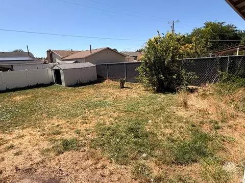 Exterior - 1274 S 1250 E, Clearfield, UT 84015 photo 2 of 7