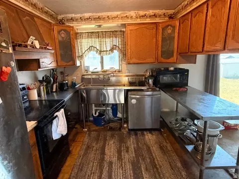 Kitchen - 1274 S 1250 E, Clearfield, UT 84015 photo 3 of 4