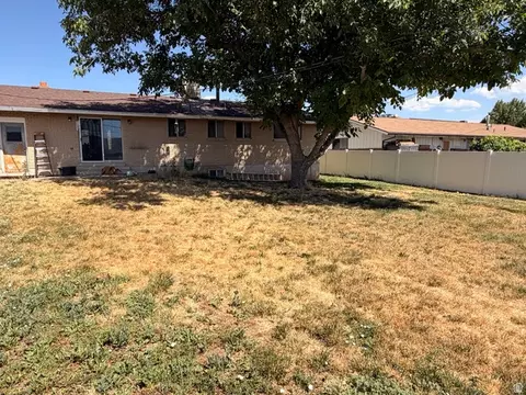 Exterior - 1274 S 1250 E, Clearfield, UT 84015 photo 7 of 7