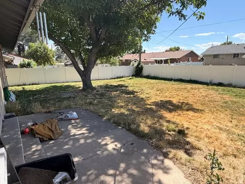 Exterior - 1274 S 1250 E, Clearfield, UT 84015 photo 4 of 7