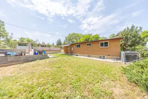 Exterior - 2273 S 200 E, Bountiful, UT 84010 photo 7 of 8