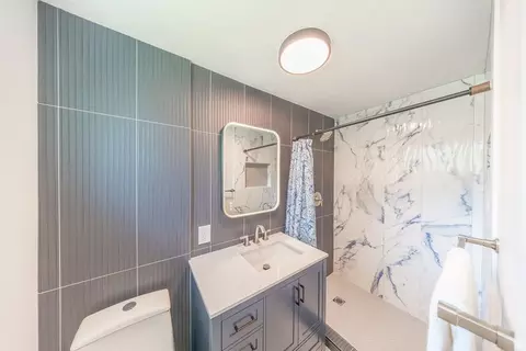 Bath - 2273 S 200 E, Bountiful, UT 84010 photo 2 of 3