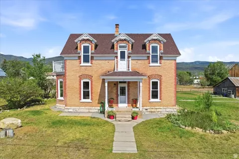 Exterior - 15 S 200 St E, Fairview, UT 84629 photo 1 of 12