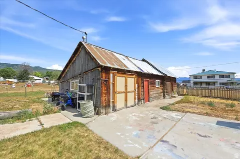 Exterior - 15 S 200 St E, Fairview, UT 84629 photo 9 of 12