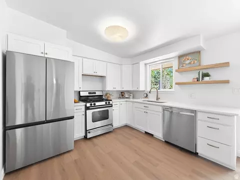 Kitchen - 515 E 550 S, Bountiful, UT 84010 photo 1 of 3