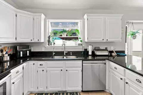 Kitchen - 1013 S 200 W, Orem, UT 84058 photo 3 of 9