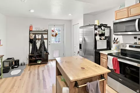 Kitchen - 1013 S 200 W, Orem, UT 84058 photo 6 of 9