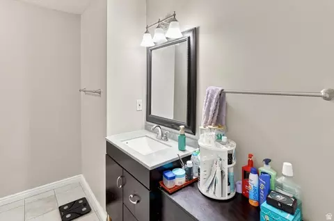 Bath - 1013 S 200 W, Orem, UT 84058 photo 5 of 6