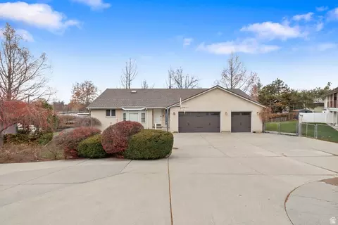 1504 E Spring Ln, Holladay, UT 84117 photo 2