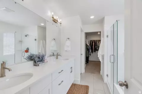 Bath - 2664 W Maple St, Mapleton, UT 84664 photo 2 of 5