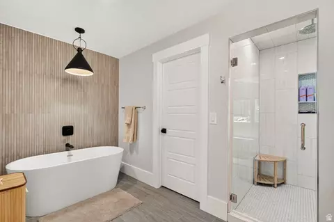 Bath - 3645 E Apollo Dr S, Millcreek, UT 84124 photo 1 of 4
