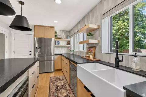 Kitchen - 3645 E Apollo Dr S, Millcreek, UT 84124 photo 4 of 4