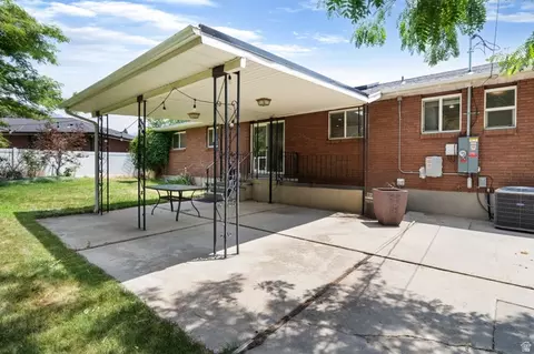 Exterior - 1471 E Shoshone Ave S, Sandy, UT 84092 photo 3 of 6