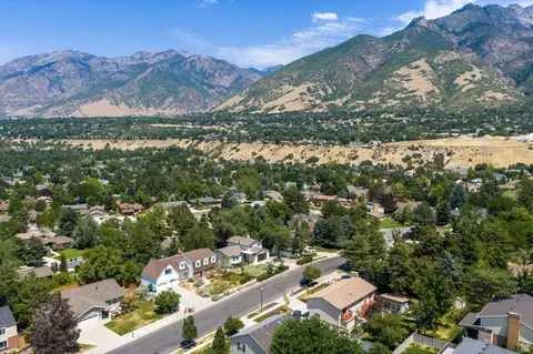 View/Area - 2809 Willow Hills Dr, Sandy, UT 84093 photo 5 of 7