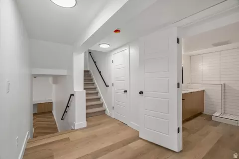 Entry Way - 2809 Willow Hills Dr, Sandy, UT 84093 photo 2 of 2