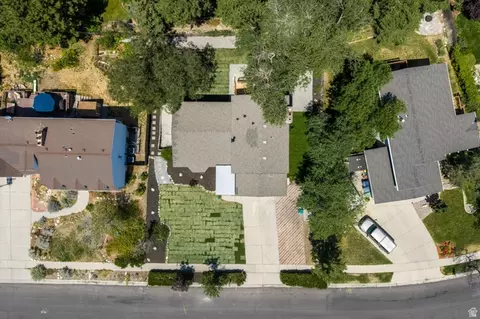View/Area - 2809 Willow Hills Dr, Sandy, UT 84093 photo 2 of 7
