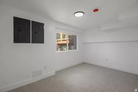 Bedroom - 2809 Willow Hills Dr, Sandy, UT 84093 photo 6 of 6