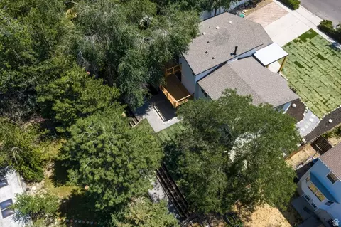 View/Area - 2809 Willow Hills Dr, Sandy, UT 84093 photo 1 of 7