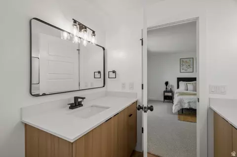 Bath - 2809 Willow Hills Dr, Sandy, UT 84093 photo 2 of 4