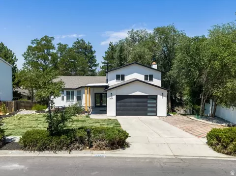 Exterior - 2809 Willow Hills Dr, Sandy, UT 84093 photo 2 of 8