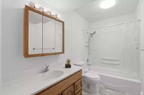 Bath - 255 W 580 S, Orem, UT 84058 photo 3 of 3
