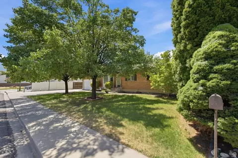 Exterior - 255 W 580 S, Orem, UT 84058 photo 3 of 10