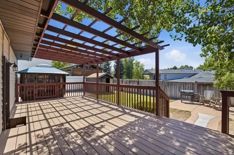 Exterior - 255 W 580 S, Orem, UT 84058 photo 4 of 10