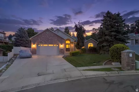 Exterior - 3321 S 200 E, Bountiful, UT 84010 photo 1 of 8