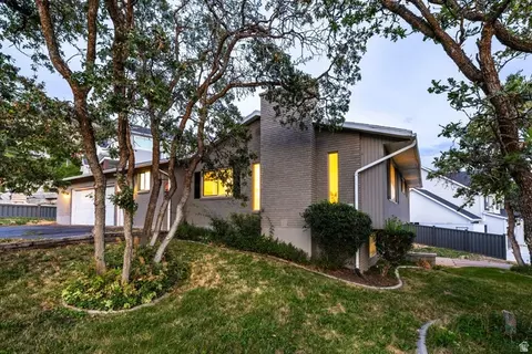 Exterior - 347 S Mountain Rd E, Fruit Heights, UT 84037 photo 2 of 8