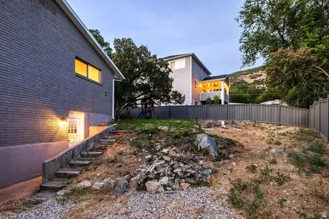 Exterior - 347 S Mountain Rd E, Fruit Heights, UT 84037 photo 6 of 8