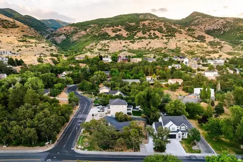 View/Area - 347 S Mountain Rd E, Fruit Heights, UT 84037 photo 2 of 4