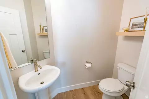 Bath - 4881 S Heartwood Rd, Mapleton, UT 84664 photo 1 of 3