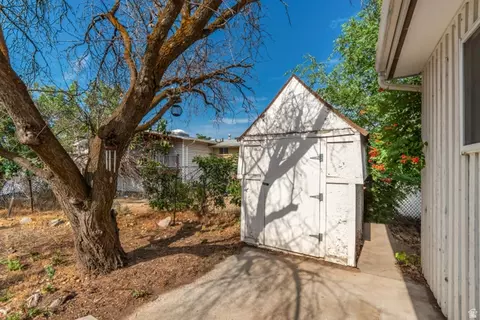 1066 E Violet Cir S, Sandy, UT 84094 photo 16