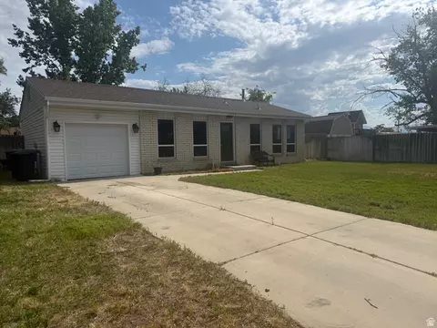1066 E Violet Cir S, Sandy, UT 84094 photo 2