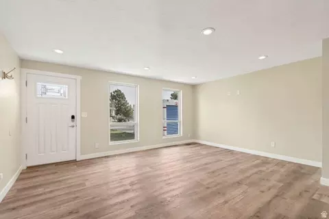 1066 E Violet Cir S, Sandy, UT 84094 photo 8