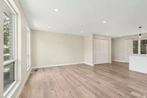 1066 E Violet Cir S, Sandy, UT 84094 photo 7