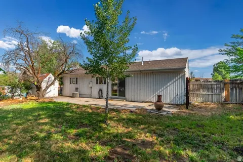 1066 E Violet Cir S, Sandy, UT 84094 photo 17