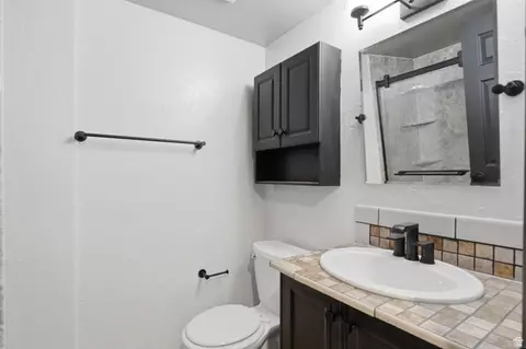 Bath - 959 E Springcrest Ct S #30, Midvale, UT 84047 photo 1 of 2