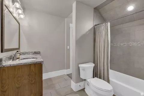 Bath - 143 W 970 S, Midway, UT 84049 photo 3 of 5