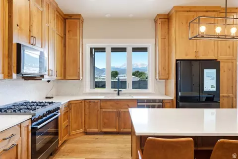 Kitchen - 143 W 970 S, Midway, UT 84049 photo 2 of 4