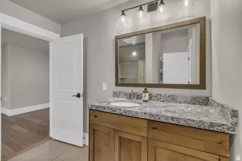 Bath - 143 W 970 S, Midway, UT 84049 photo 4 of 5