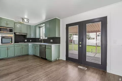 Kitchen - 5777 S Sagewood Dr, Murray, UT 84107 photo 1 of 2