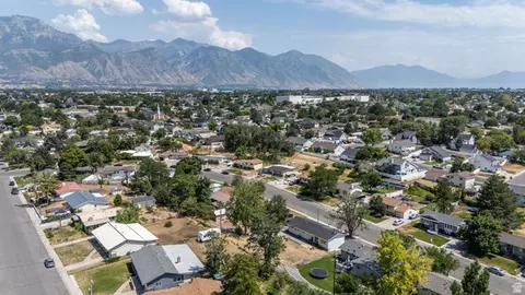 View/Area - 980 W 230 N, Orem, UT 84057 photo 3 of 5