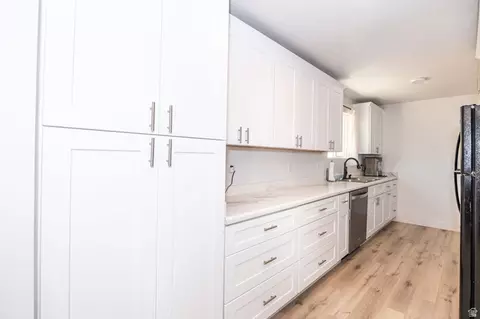 Kitchen - 980 W 230 N, Orem, UT 84057 photo 1 of 3