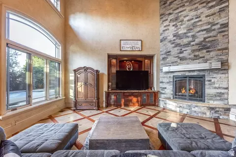 Living - 694 W Cephus Rd S, Draper, UT 84020 photo 4 of 9