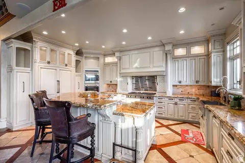 Kitchen - 694 W Cephus Rd S, Draper, UT 84020 photo 4 of 12